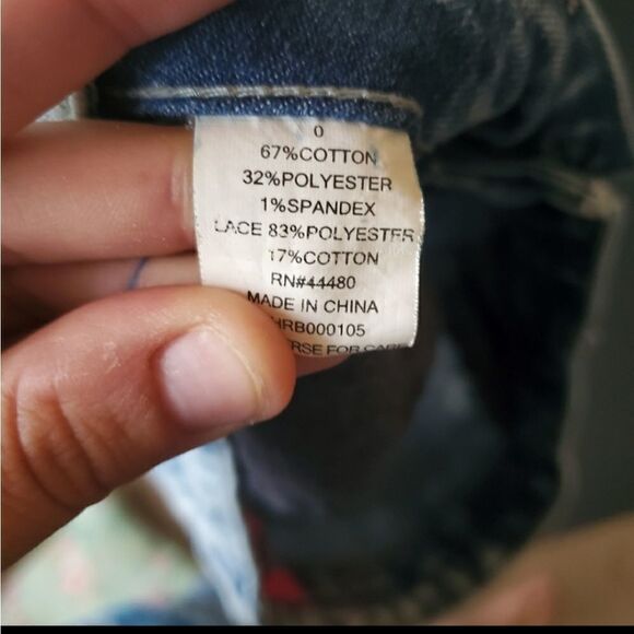 Tinseltown Jean Cutoff Shorts With Lace details - Picture 3 of 8